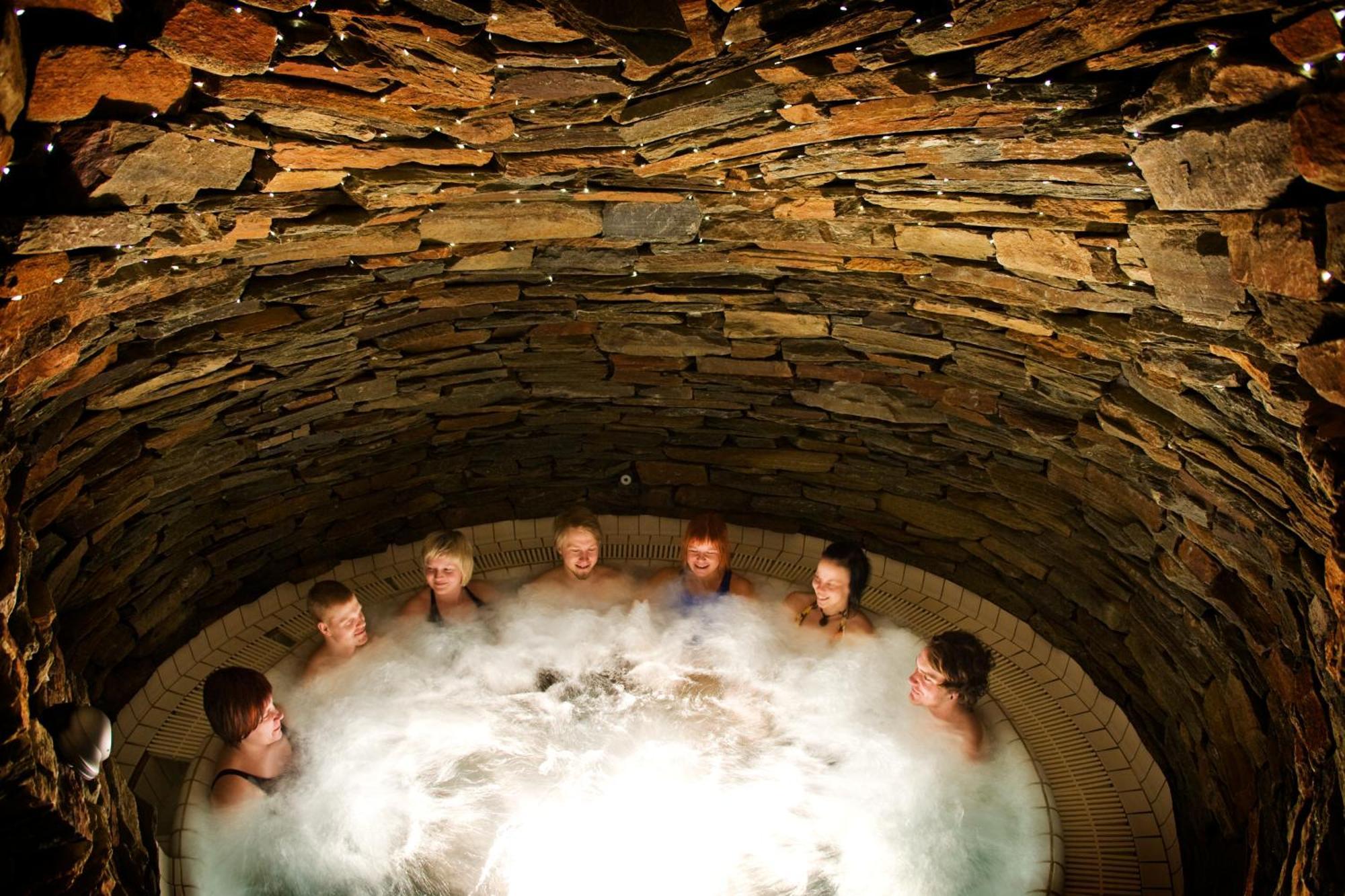 Lapland Hotels Saaga อุลลาสยาร์วิ ภายนอก รูปภาพ